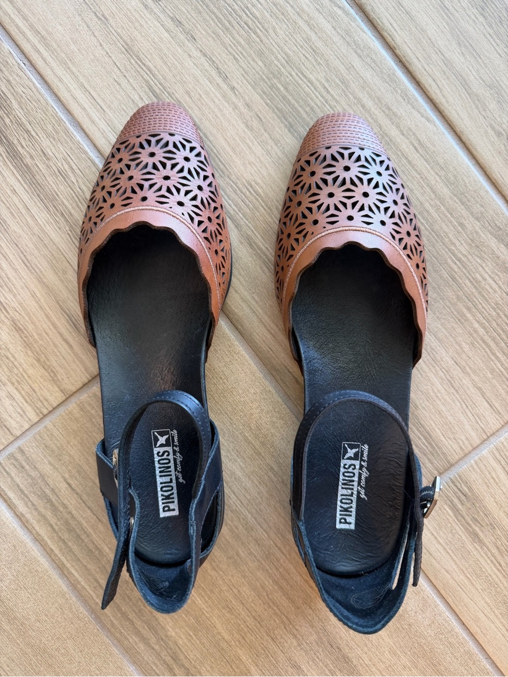 PIKOLINOS Bessina Leather Ankle Strap Flats NWOT
